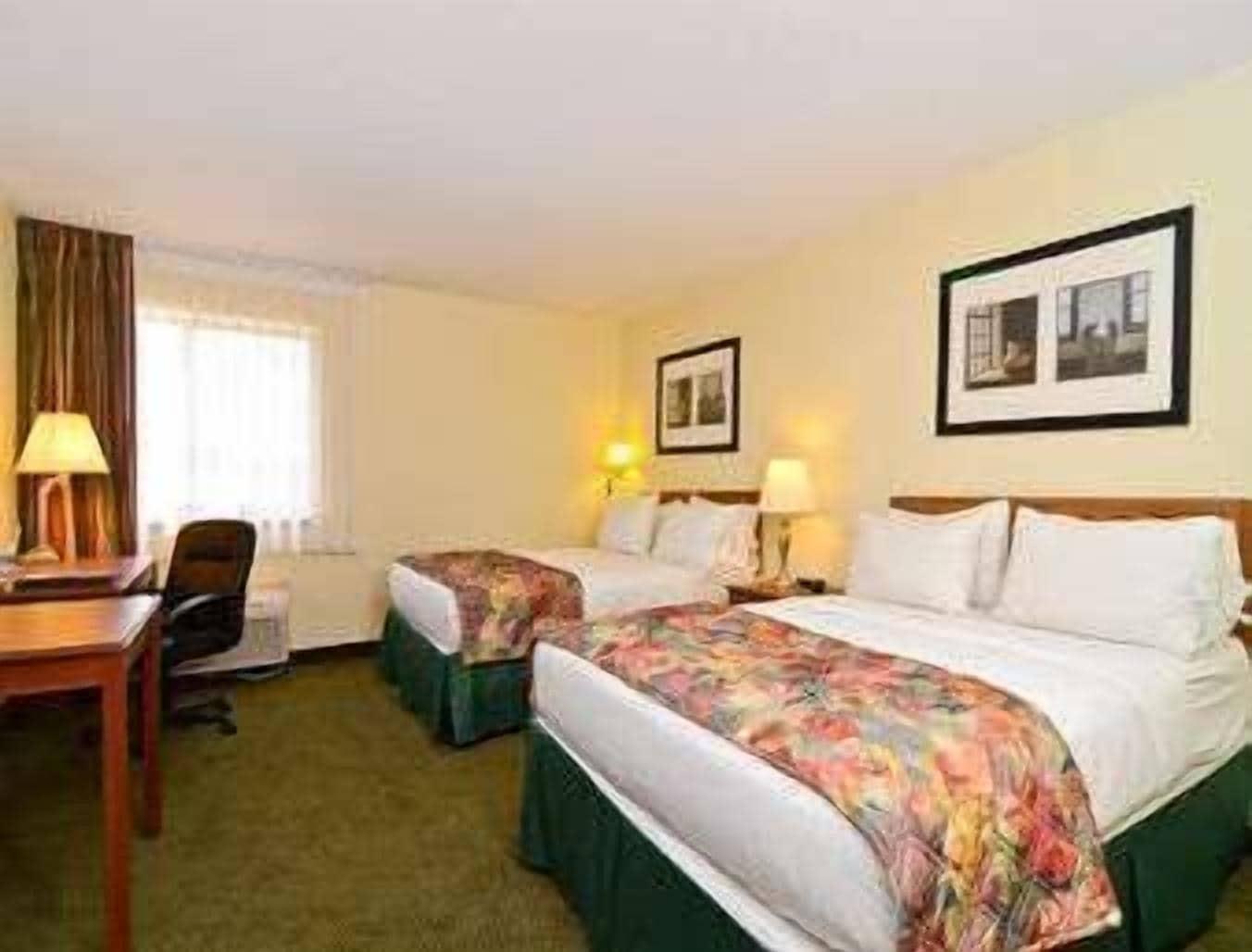 Baymont By Wyndham Decatur Hotel Exterior photo